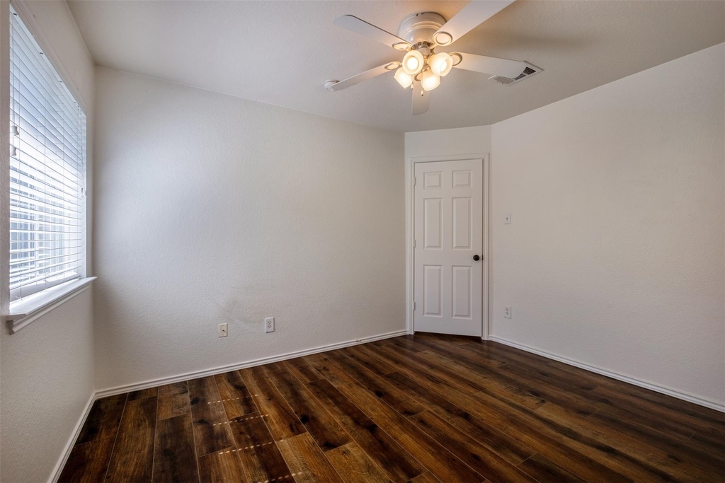 2208 Melissa Oaks Ln - Photo 16