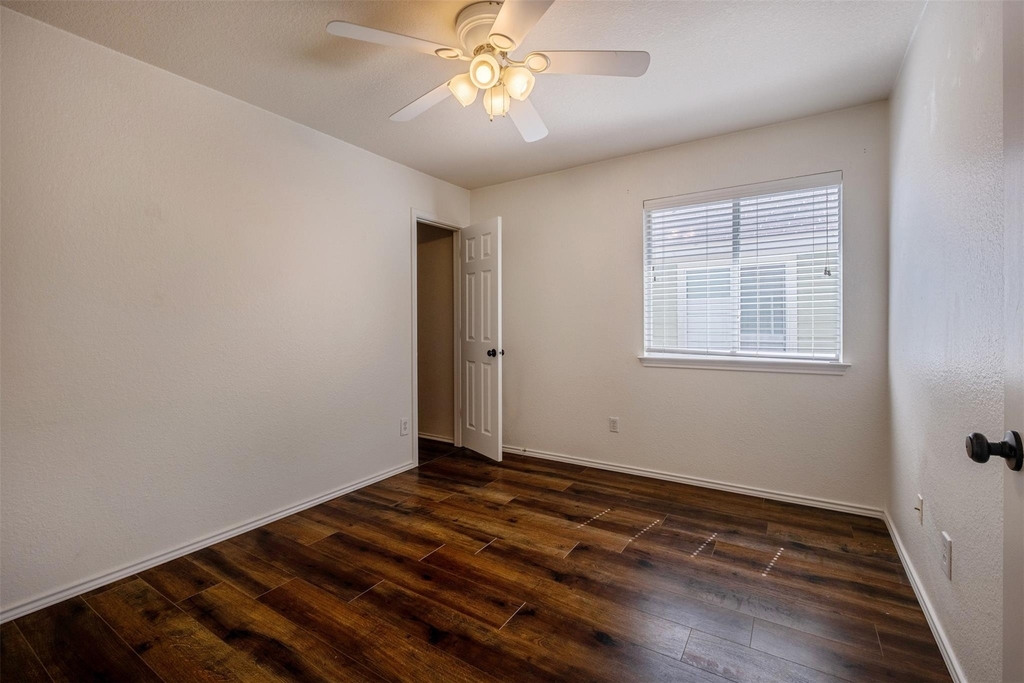 2208 Melissa Oaks Ln - Photo 15