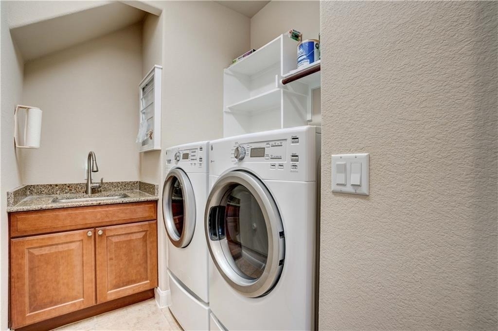 12407 Altamira St - Photo 7