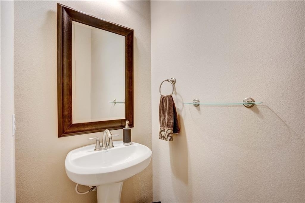 12407 Altamira St - Photo 8
