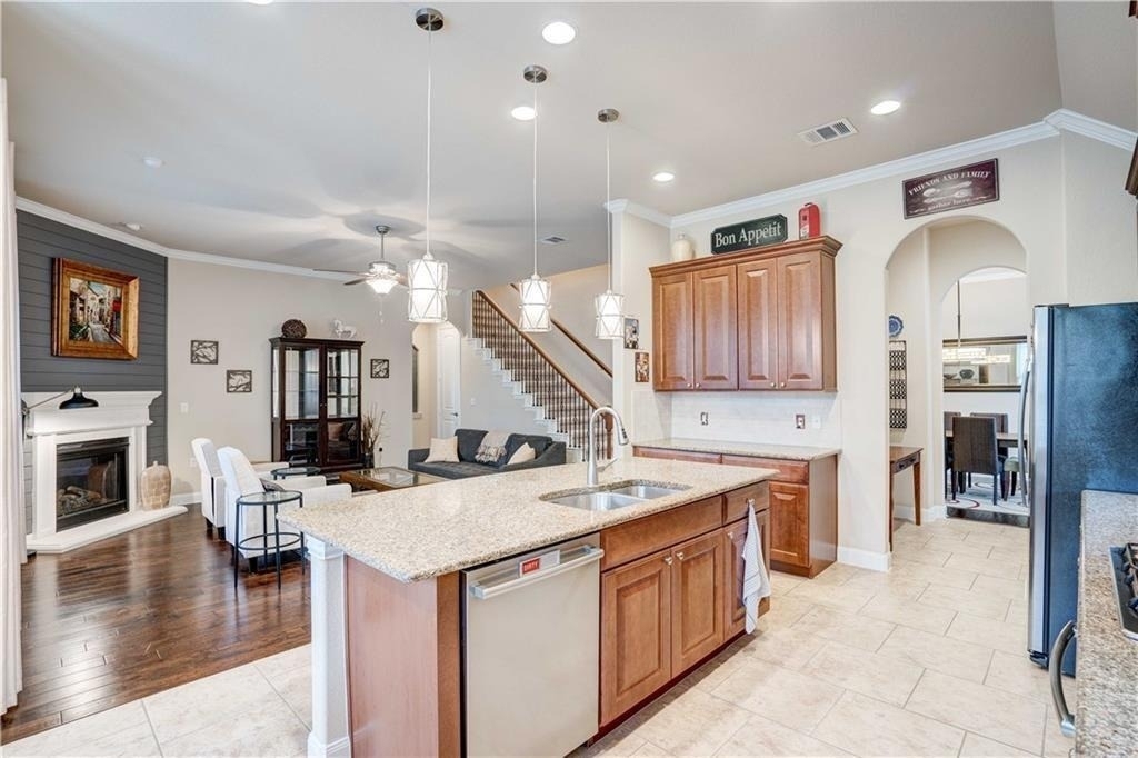 12407 Altamira St - Photo 19