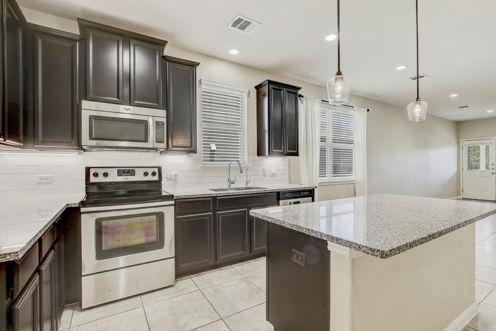 356 Quarry Ln - Photo 8