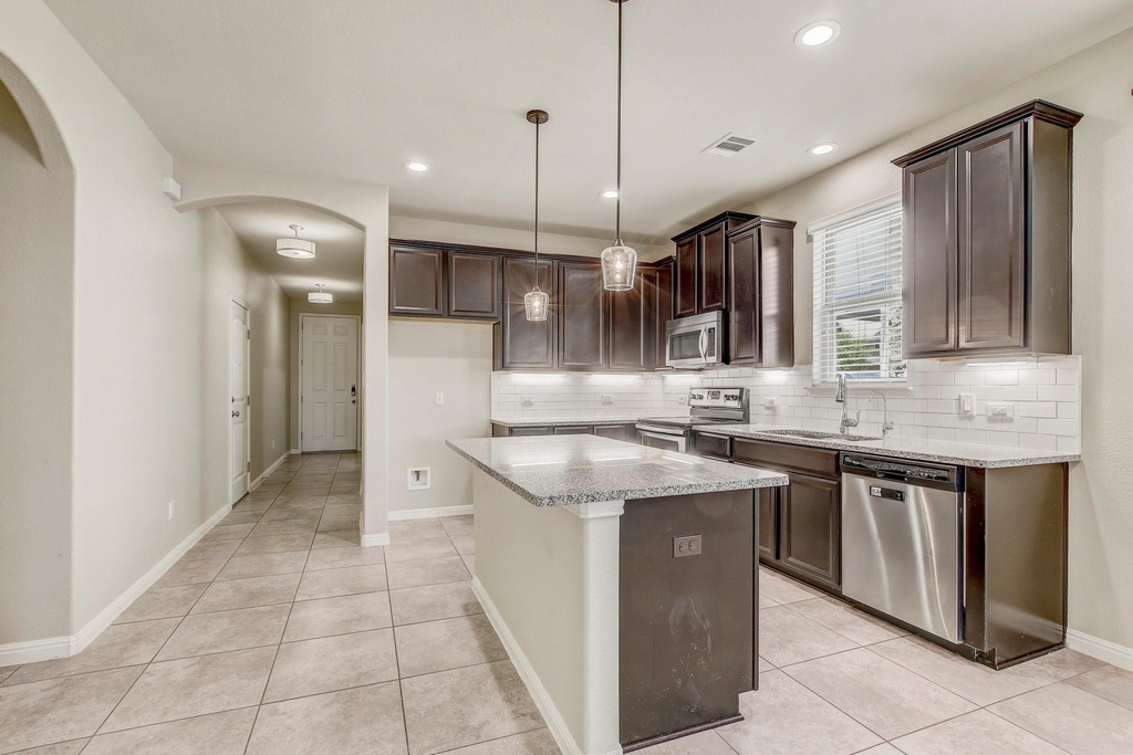356 Quarry Ln - Photo 11