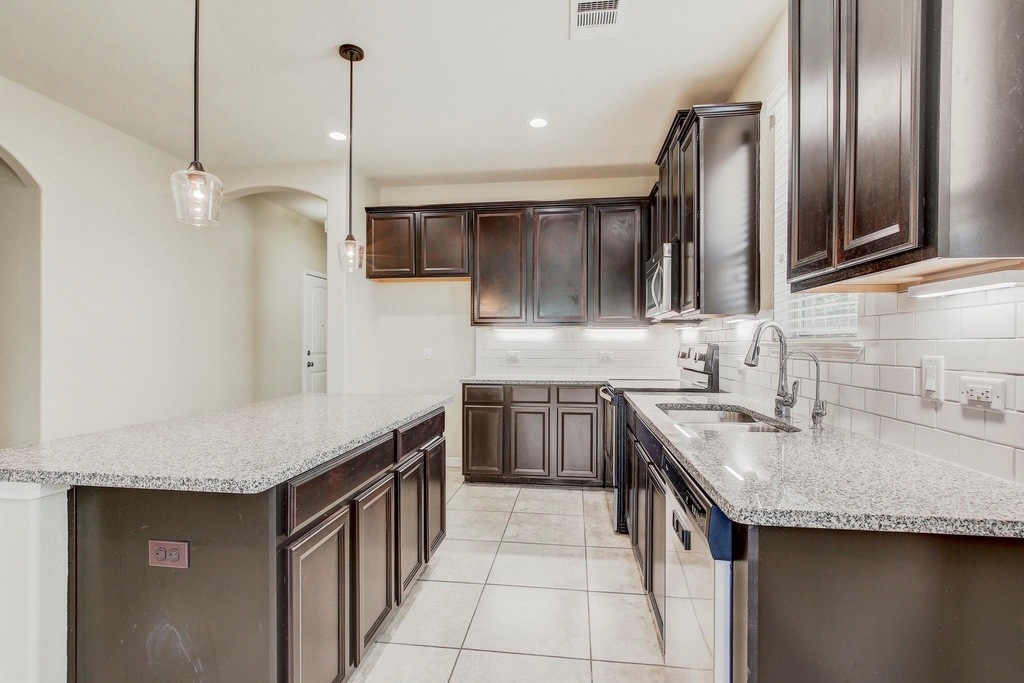 356 Quarry Ln - Photo 9