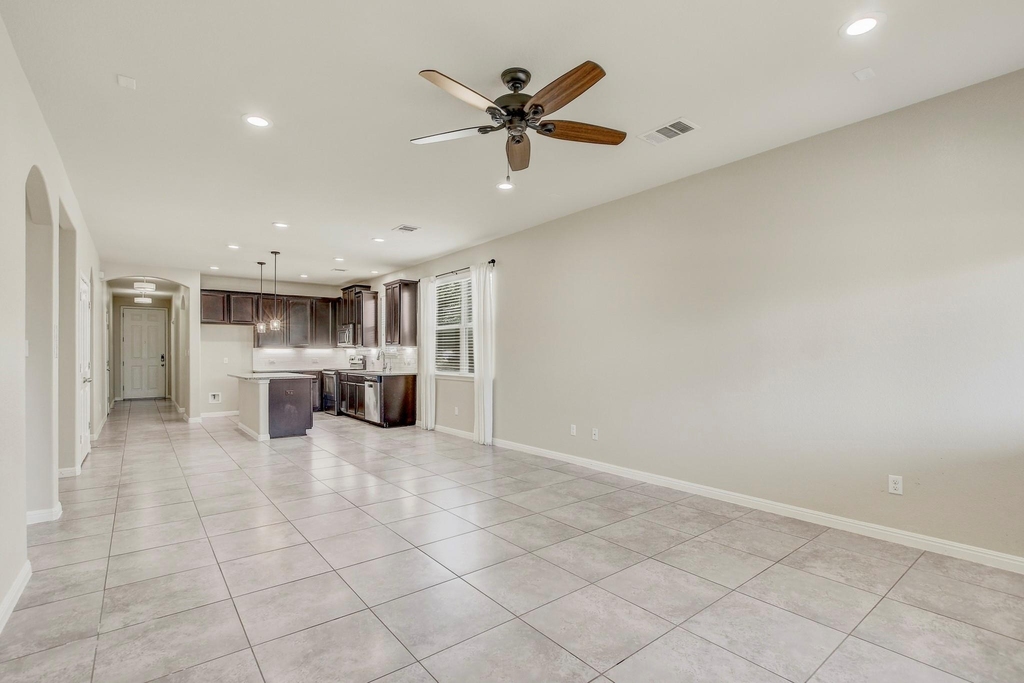 356 Quarry Ln - Photo 2