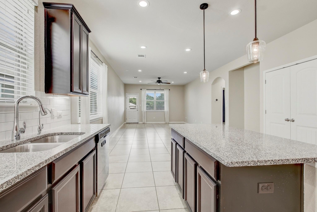 356 Quarry Ln - Photo 10