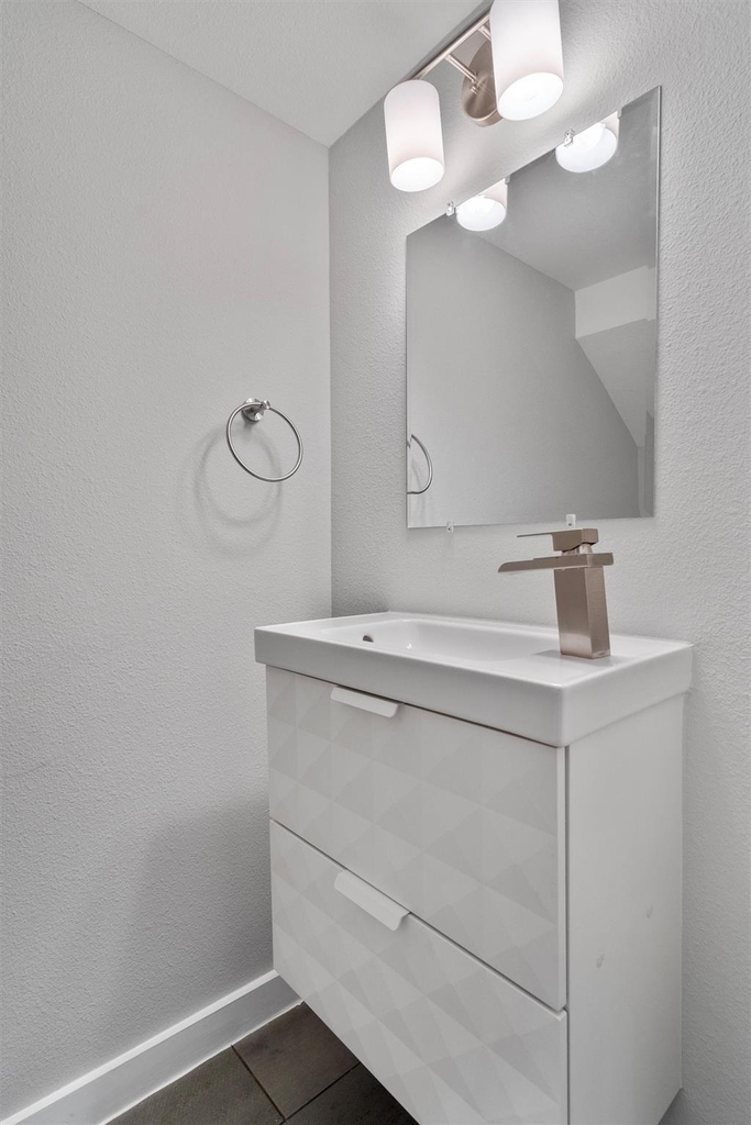 3810 Southway Dr - Photo 8