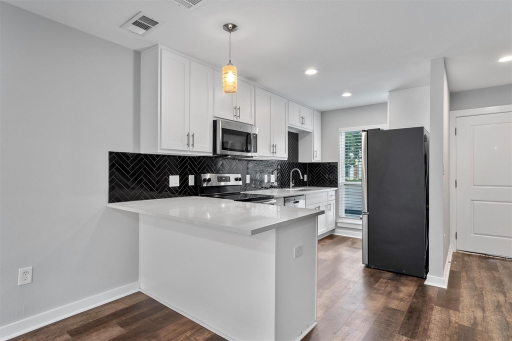 3810 Southway Dr - Photo 4