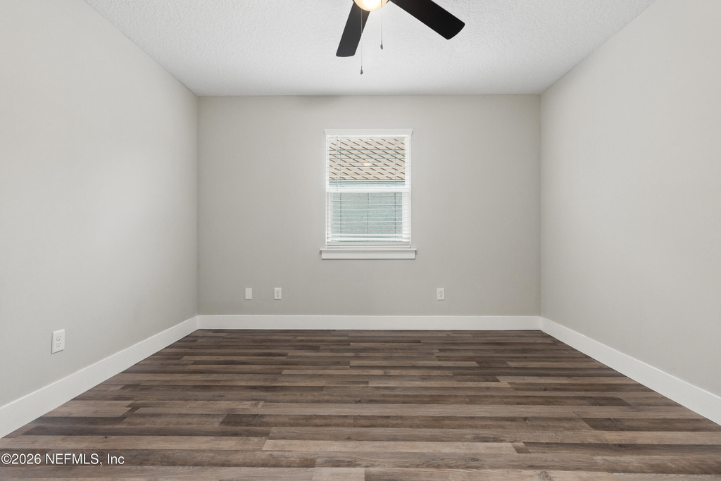 401 Pheasant Run - Photo 18