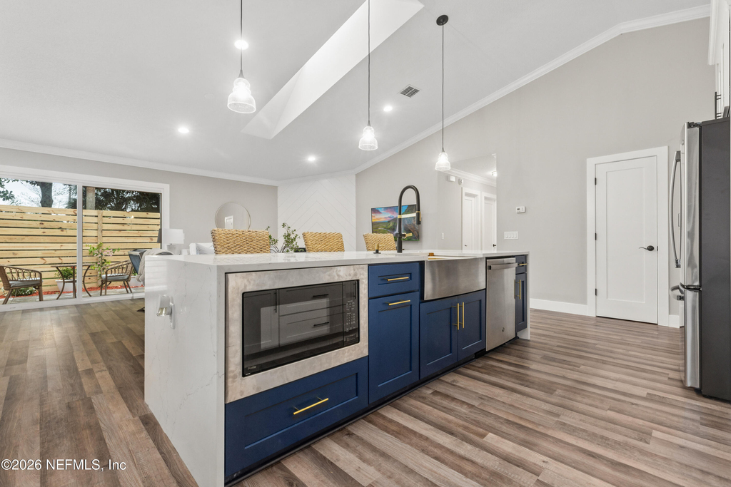 401 Pheasant Run - Photo 10