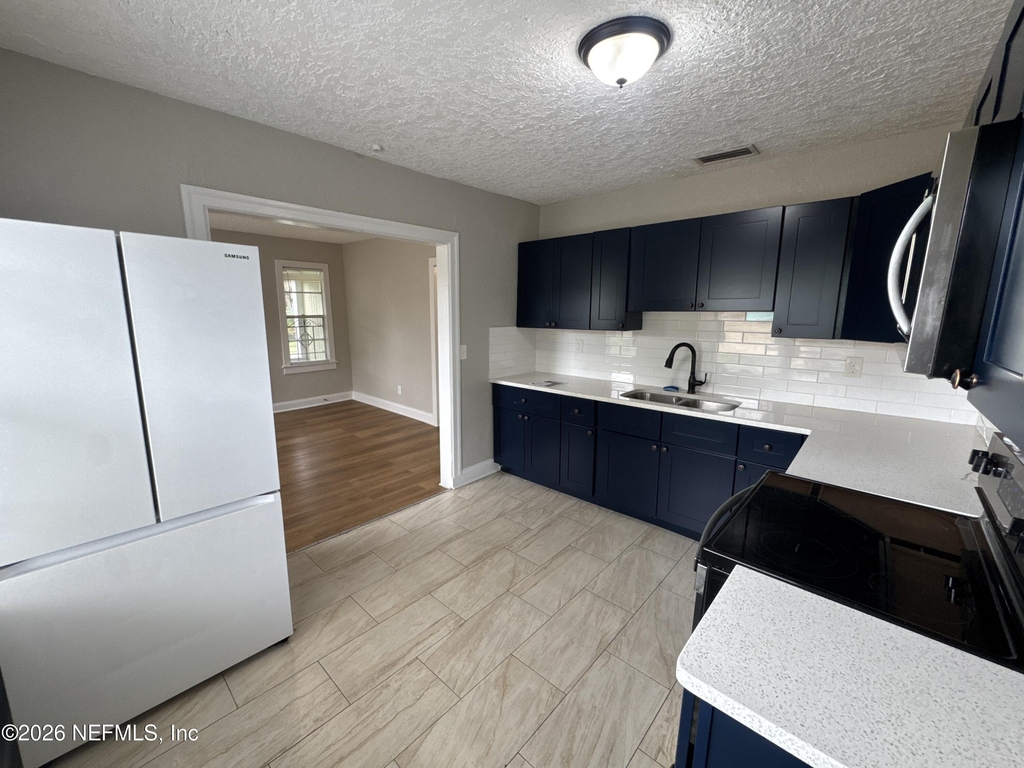 1645 W 12th Street - Photo 1