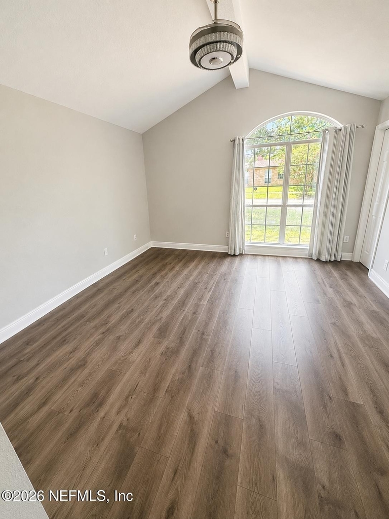 7945 Macinnes Dr Drive - Photo 8