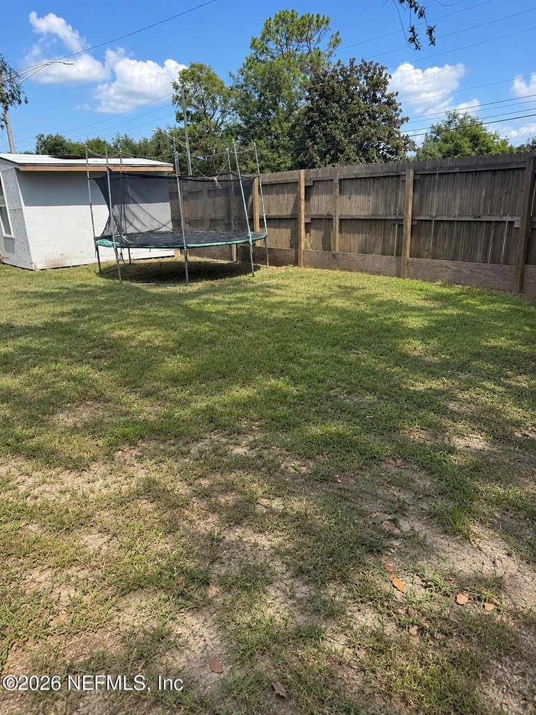 7945 Macinnes Dr Drive - Photo 11