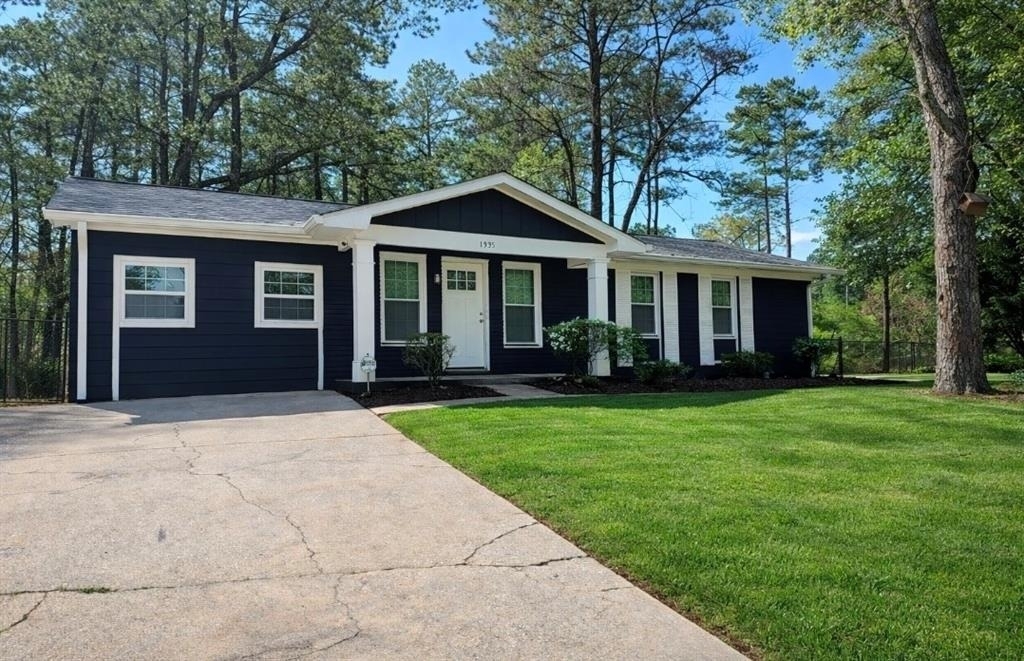 1551 Pine Glen Circle - Photo 1