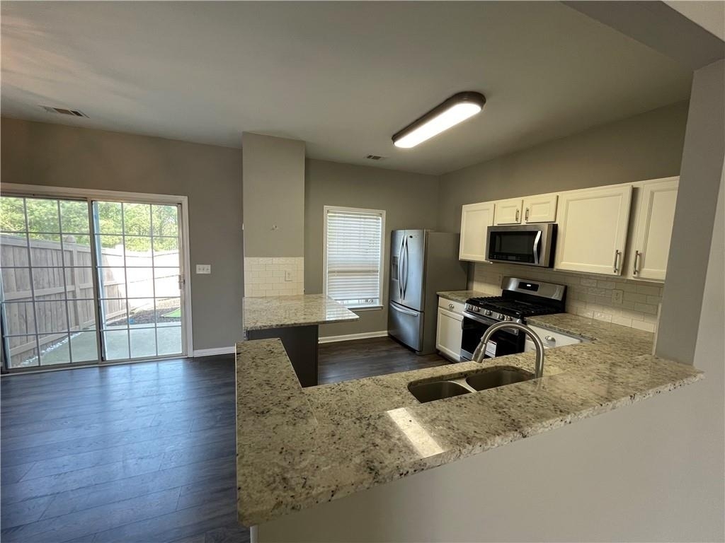 980 Prestwyck Court - Photo 6