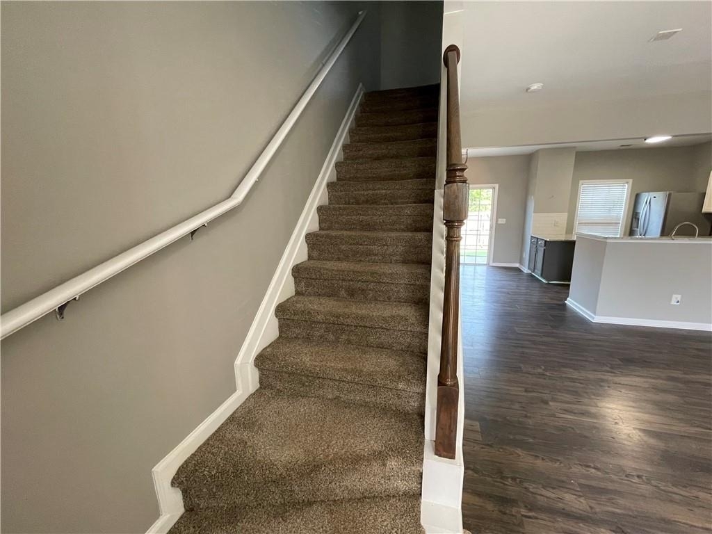 980 Prestwyck Court - Photo 11
