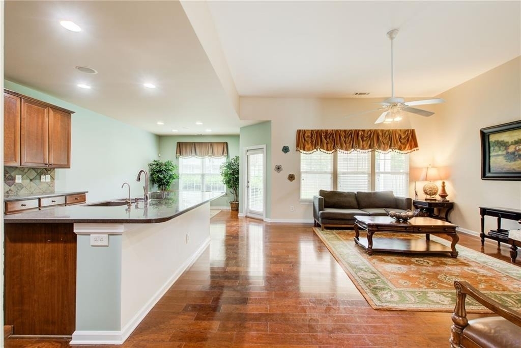529 Olympic Way - Photo 7