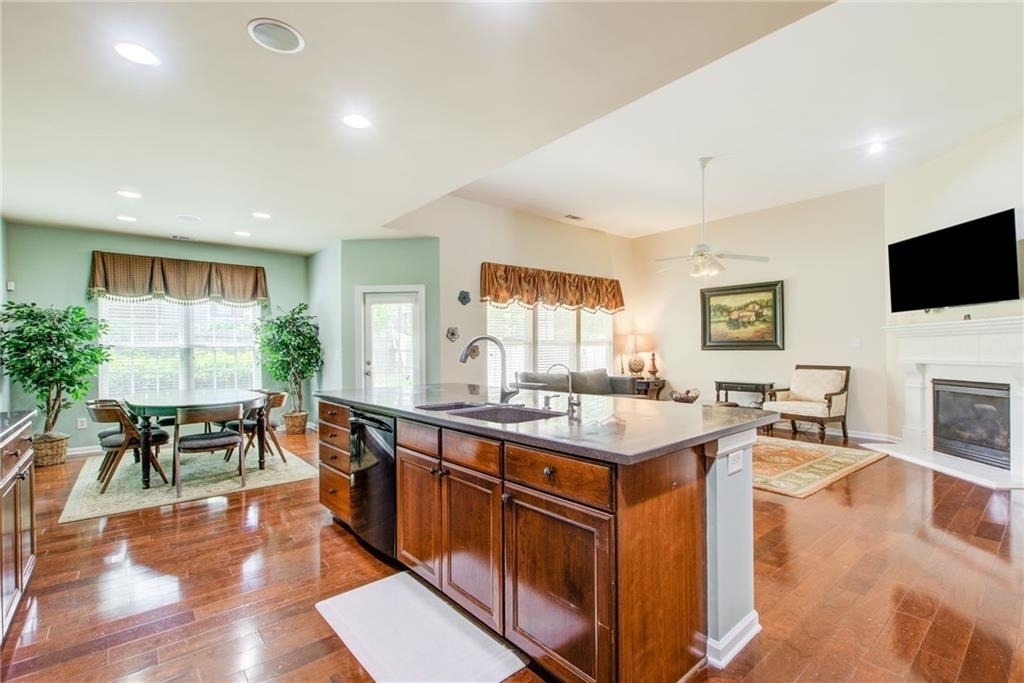529 Olympic Way - Photo 11