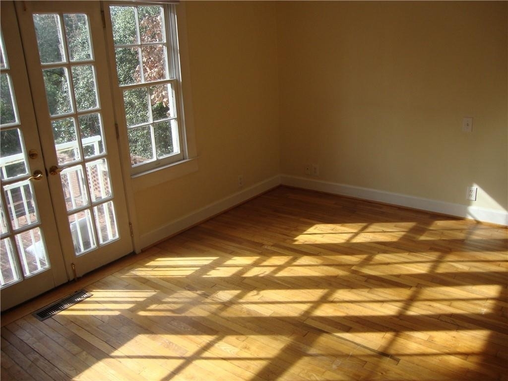 3644 Kingsboro Road Ne - Photo 2