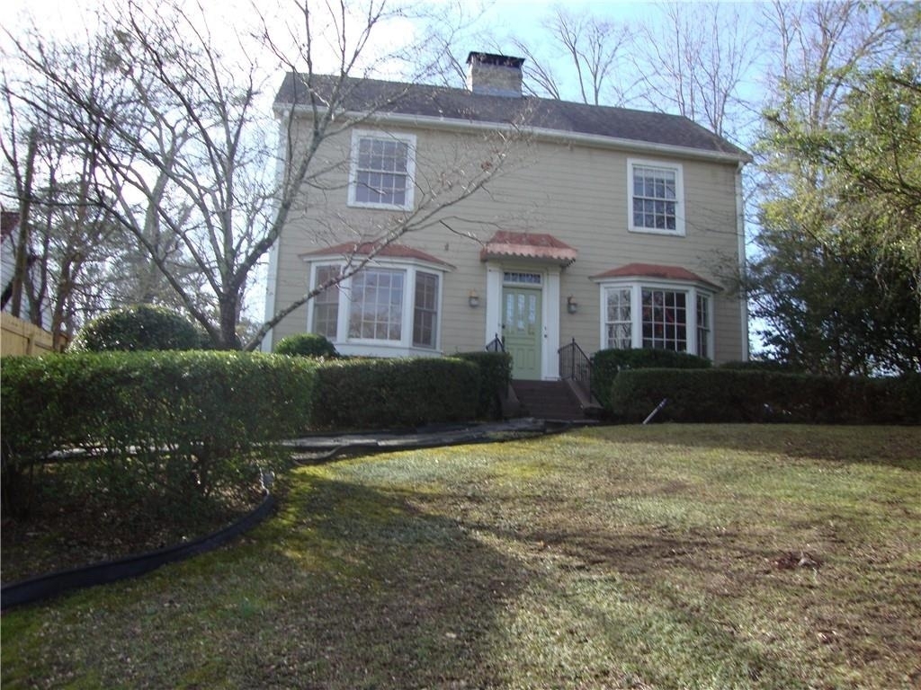 3644 Kingsboro Road Ne - Photo 0