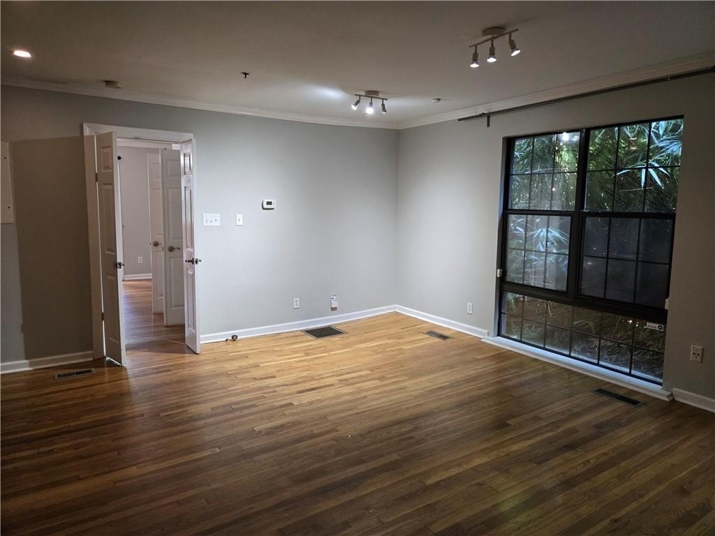 317 8th Street Ne - Photo 2