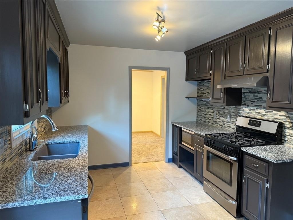 412 Hickory Walk - Photo 4