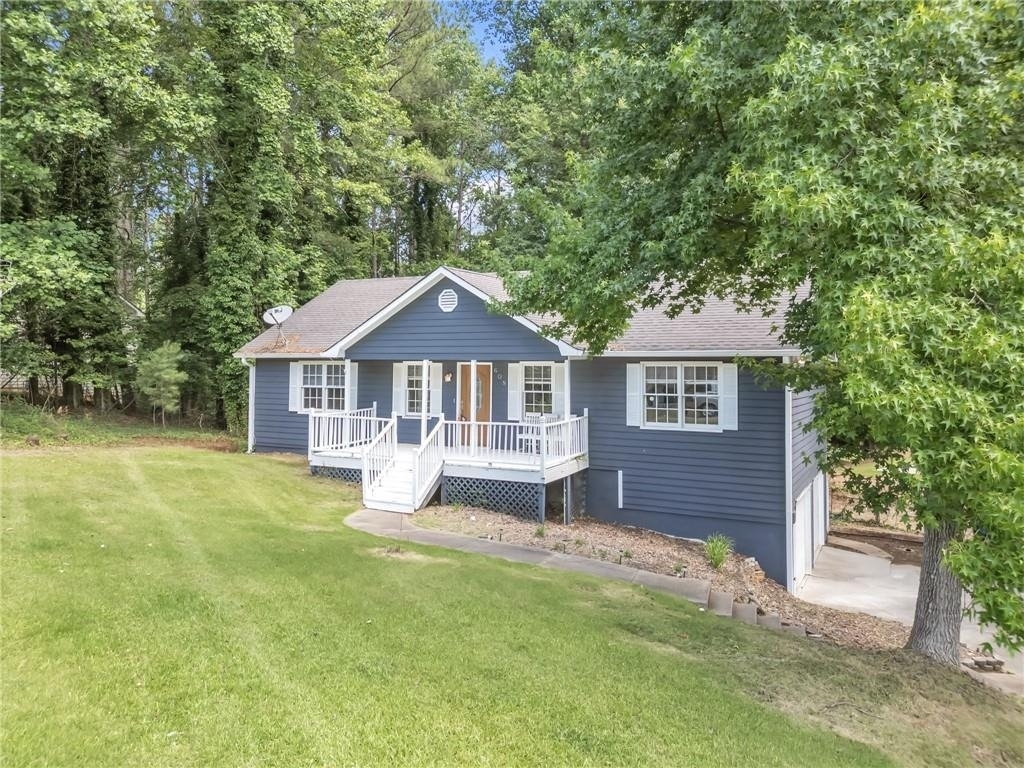 608 Wood Ridge Drive - Photo 1