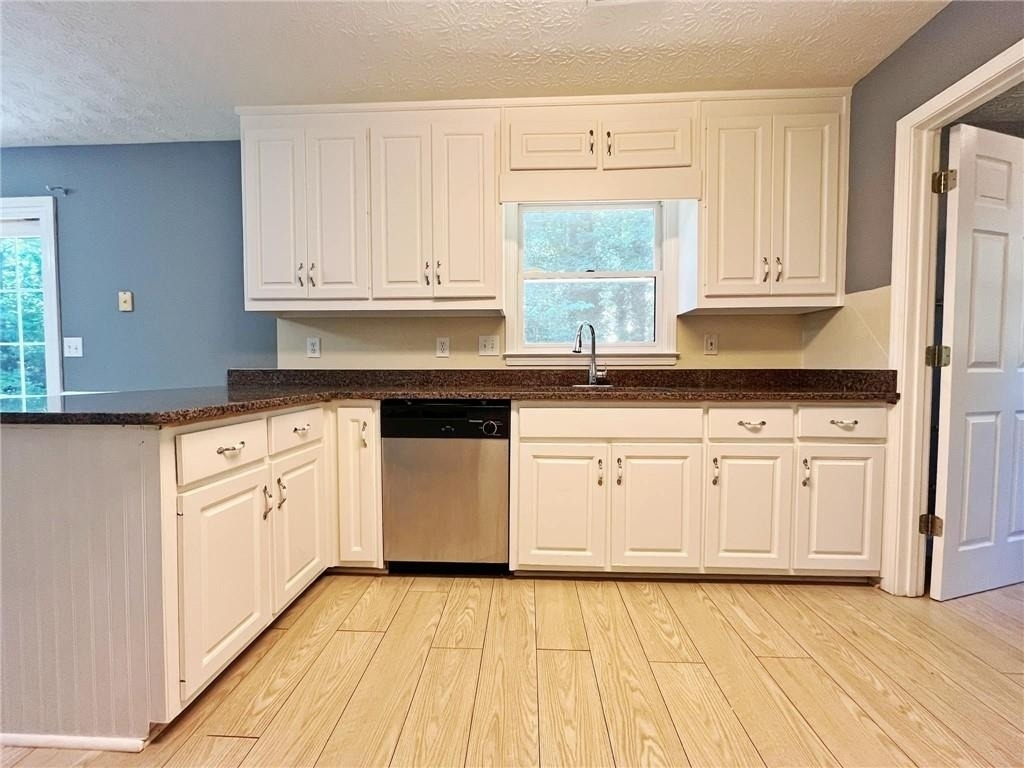 3060 Oak Meadow Drive - Photo 11