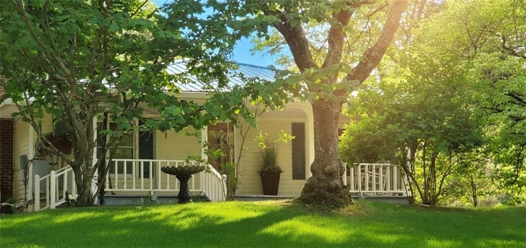 696 Keetor Road - Photo 1
