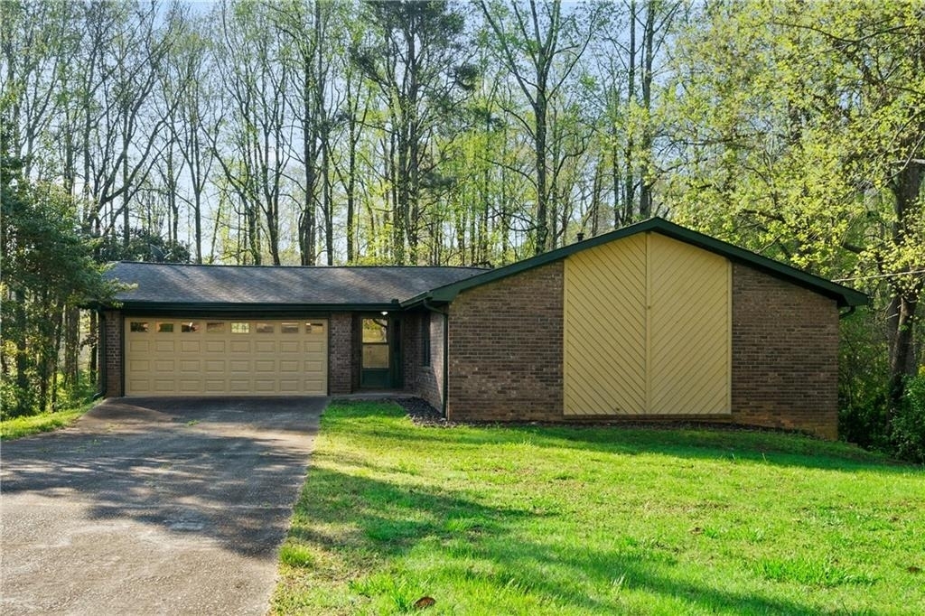 1131 Lafayette Drive Sw - Photo 1
