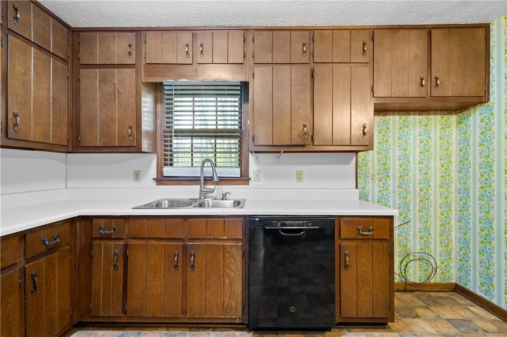 1131 Lafayette Drive Sw - Photo 2