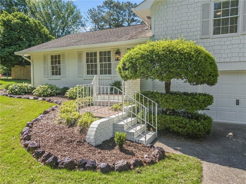 37 Skyview Circle - Photo 1