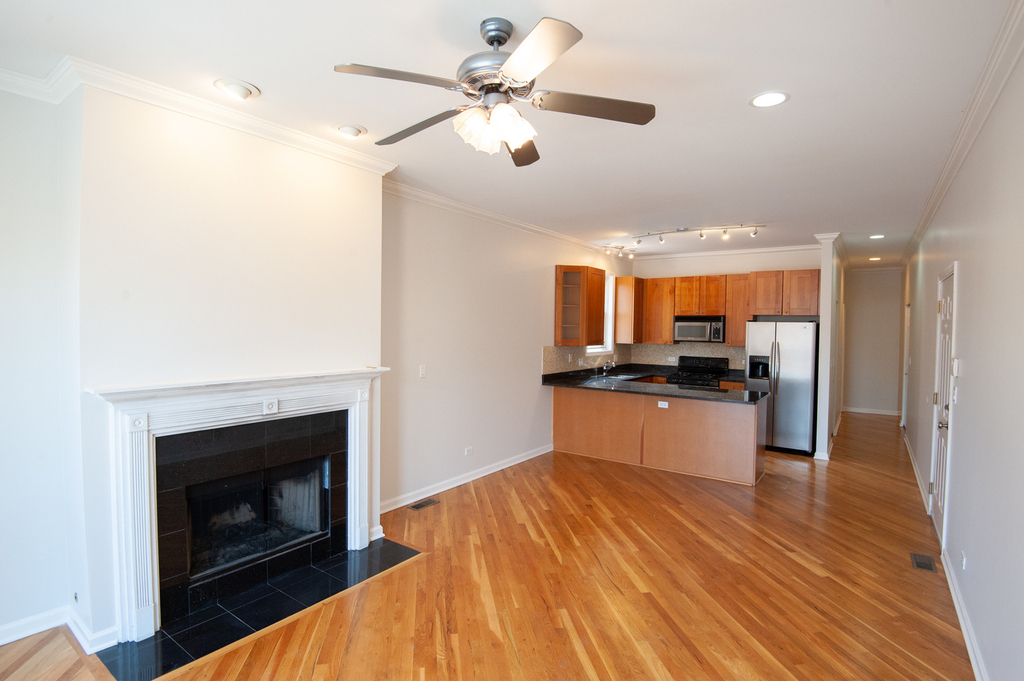 2427 W Augusta Boulevard - Photo 5