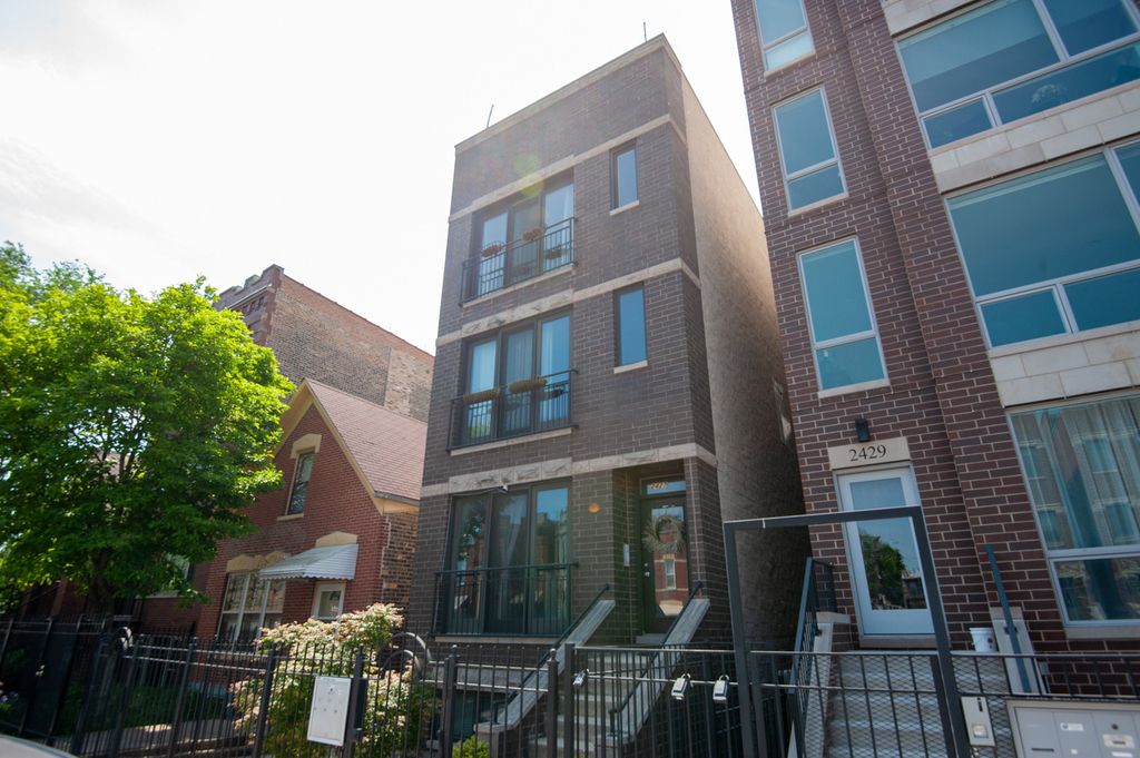 2427 W Augusta Boulevard - Photo 15