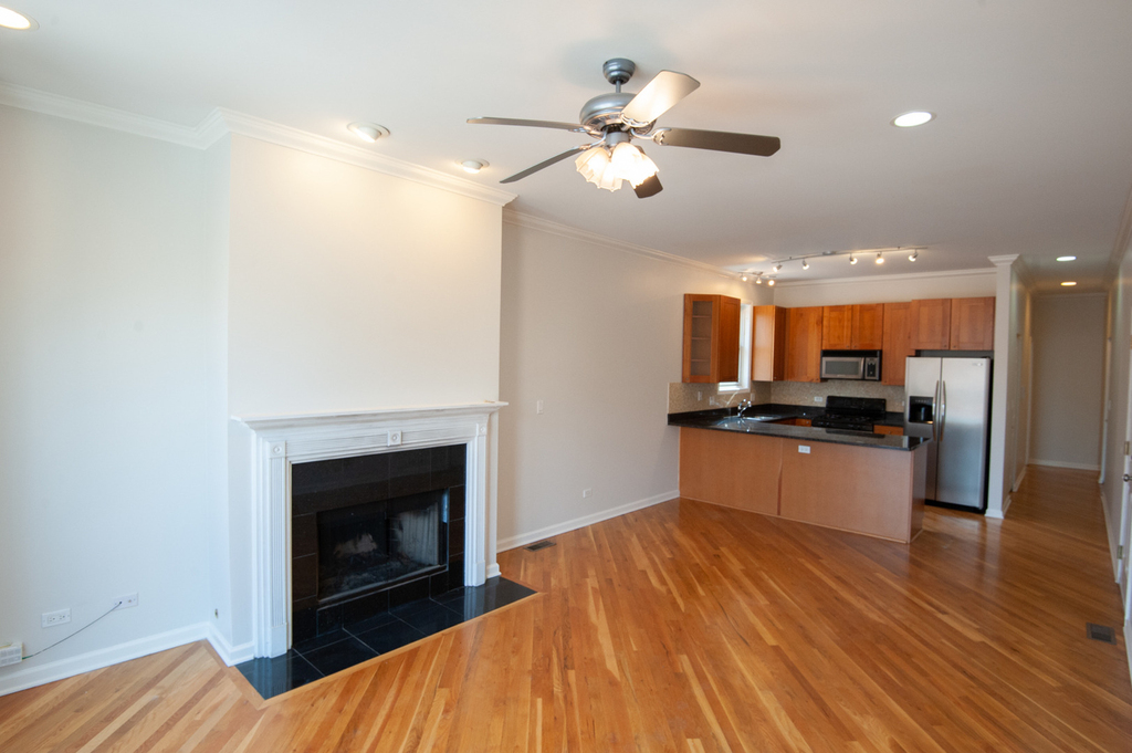 2427 W Augusta Boulevard - Photo 4