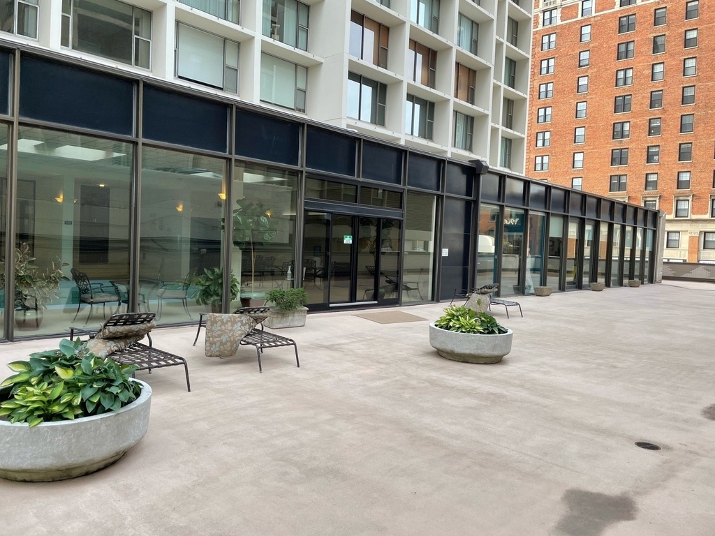 3200 N Lake Shore Drive - Photo 27