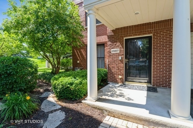 1867 Admiral Court - Photo 1