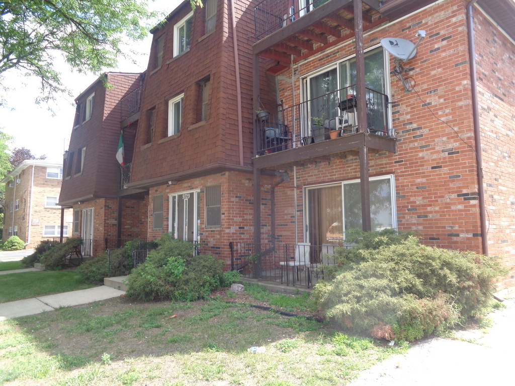 9729 S Ridgeland Avenue - Photo 0