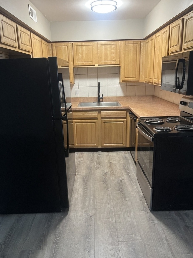 9729 S Ridgeland Avenue - Photo 3