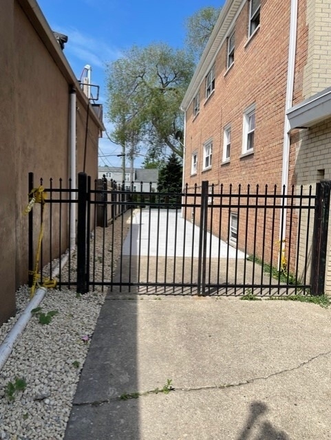 4570 N Narragansett Avenue - Photo 1