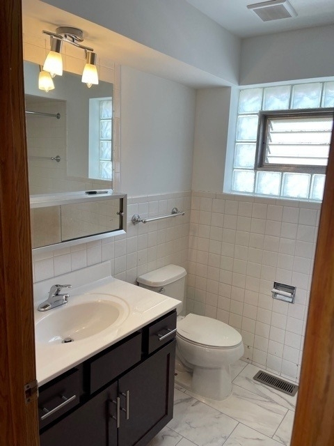 4570 N Narragansett Avenue - Photo 10