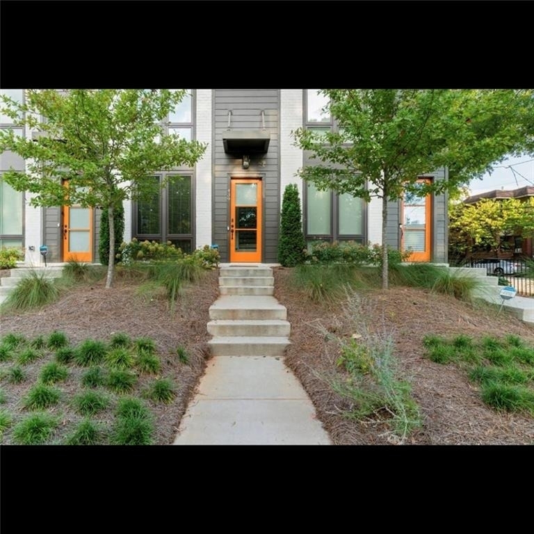 439 Parkway Drive Ne - Photo 0