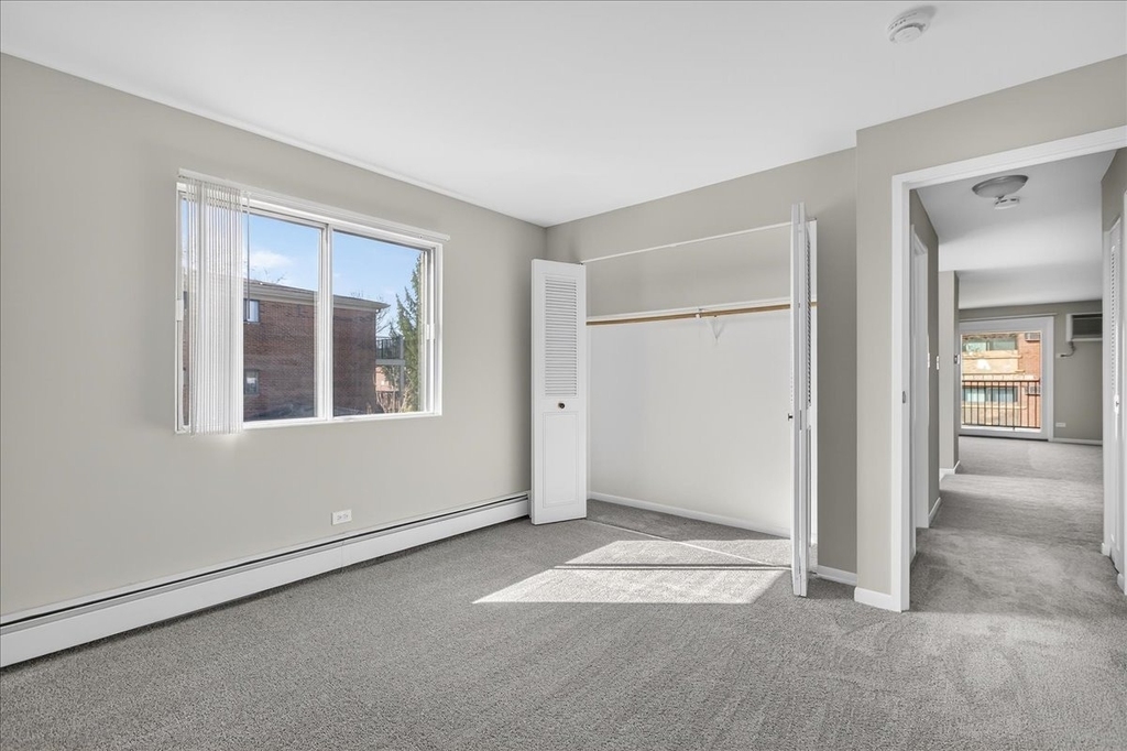 716 W 65th Street - Photo 18