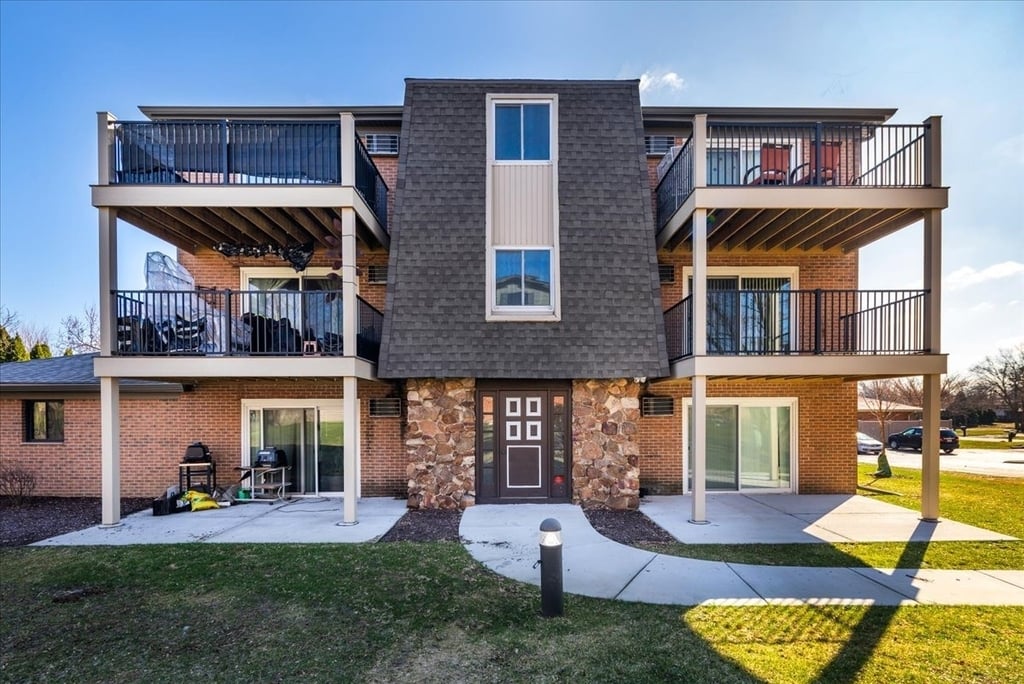 716 W 65th Street - Photo 1