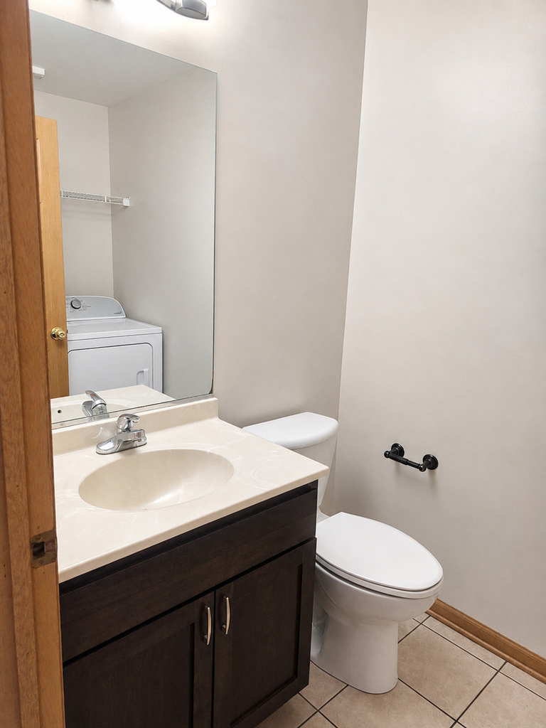 1462 Glen Ellyn Road - Photo 3