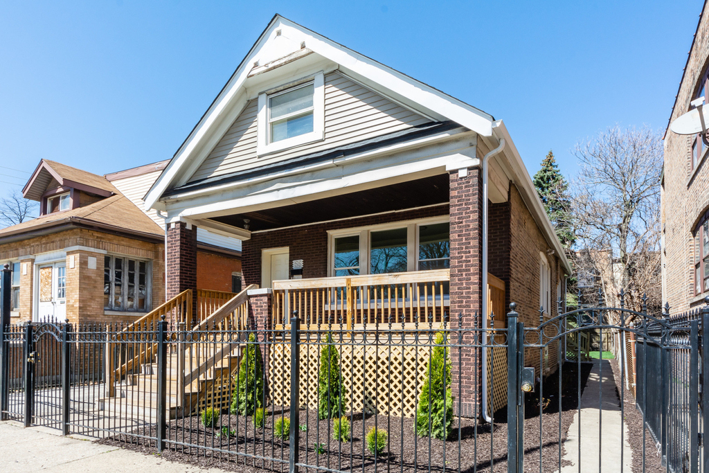 56 W 76th Street - Photo 2