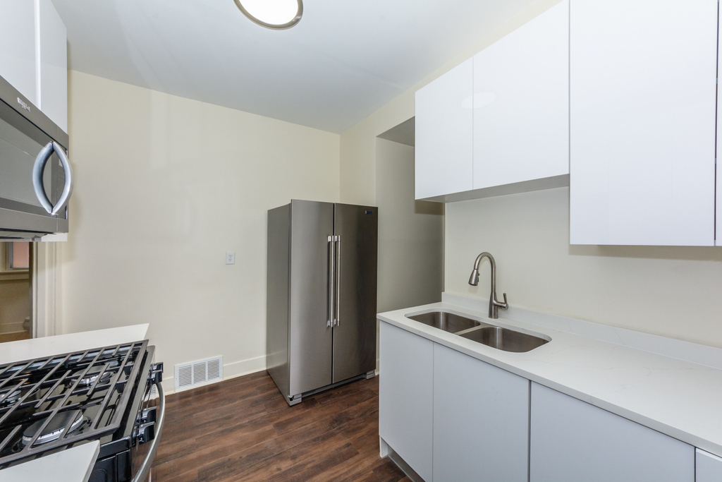 56 W 76th Street - Photo 9