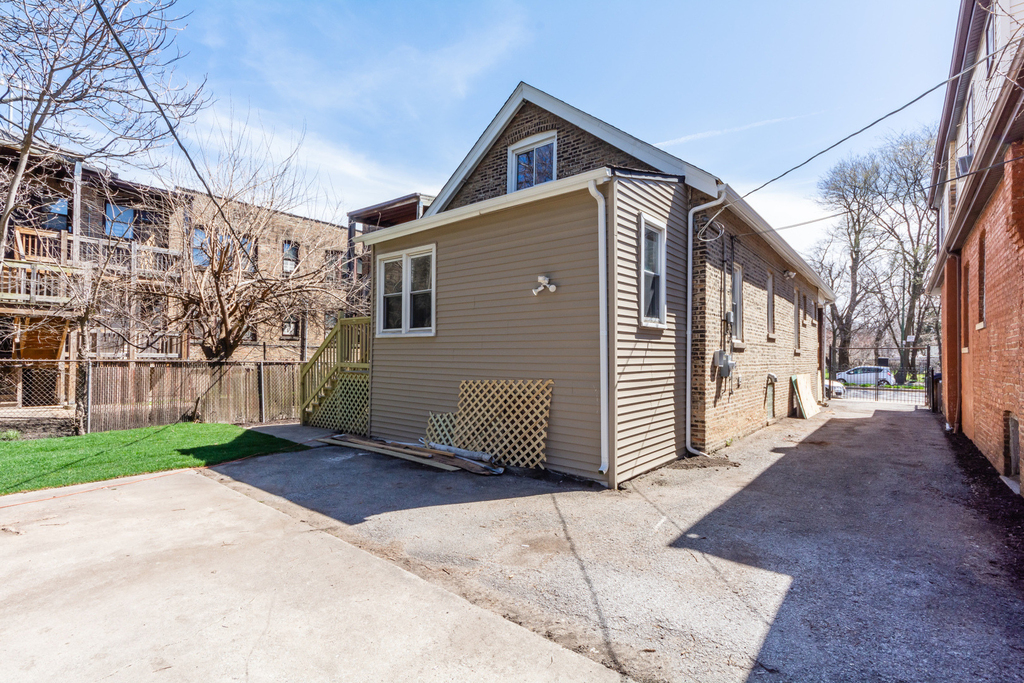56 W 76th Street - Photo 32