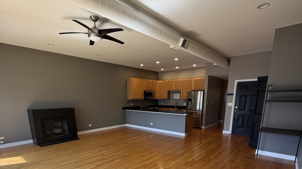 420 N Noble Street - Photo 2