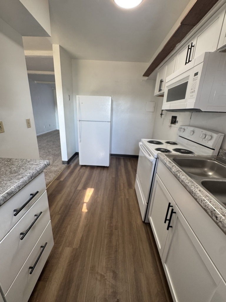 1911 16th Street - Photo 3